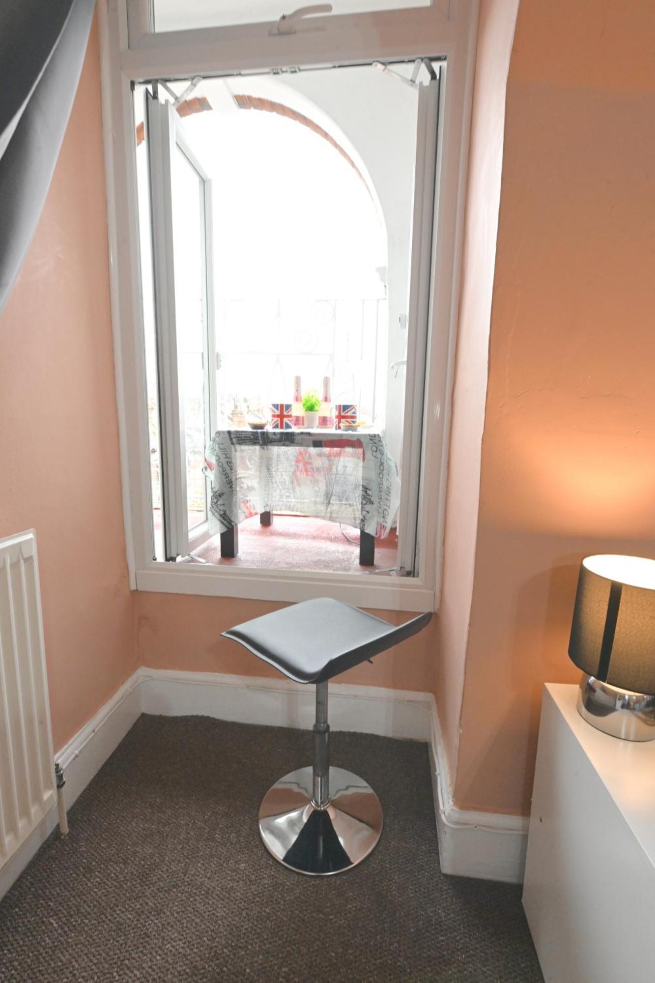 Stunning 3 Bedroom Serviced Flat In North Londres Extérieur photo